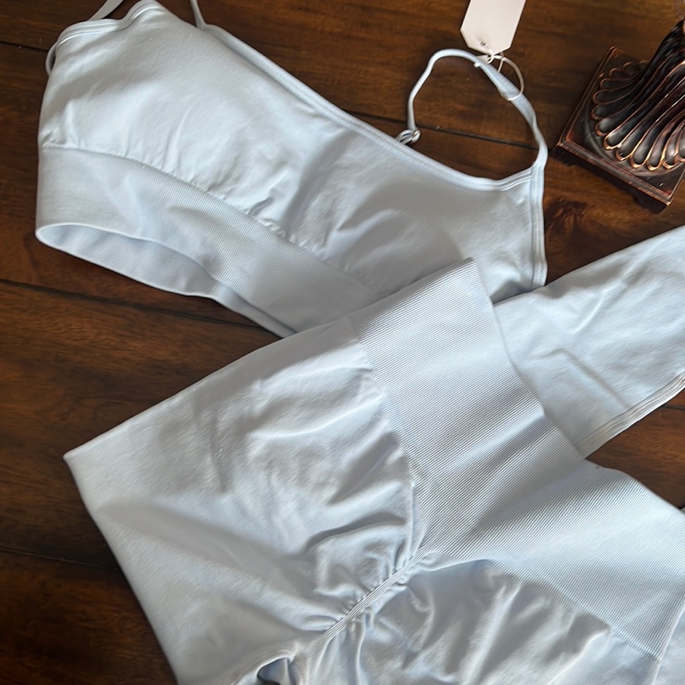 baby blue scrunch legging sports bra set NWT